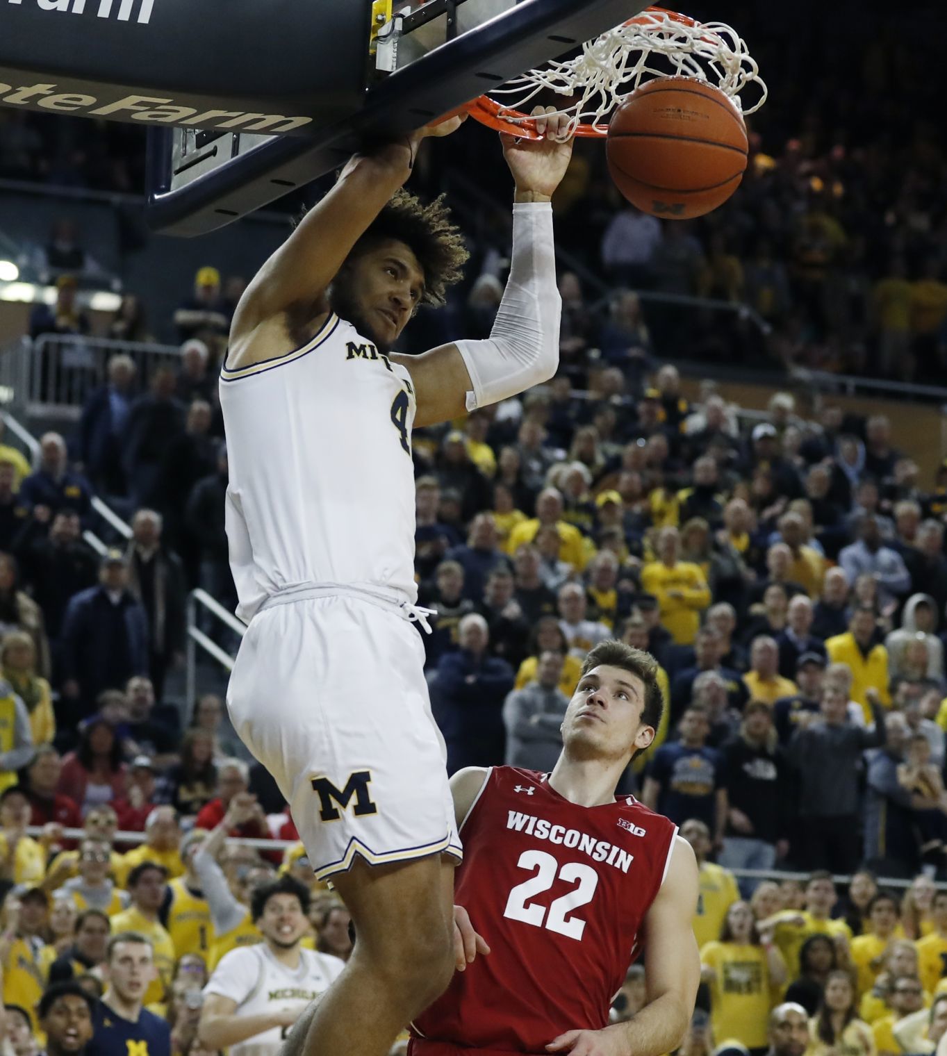 No. 7 Wolverines 61, No. 19 Badgers 52
